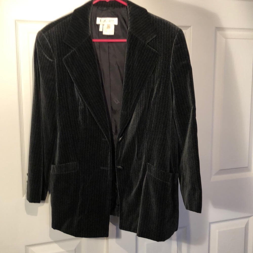 Escada: New grey velvet  jacket